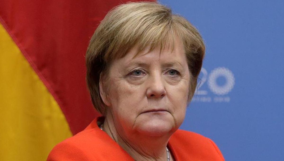 Меркель будет счастлива после подписания "формулы Штайнмайера" - фото 1