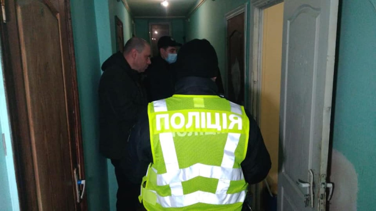  В Киеве прогремел мощный взрыв, два человека погибли – ФОТО, ВИДЕО - фото 1