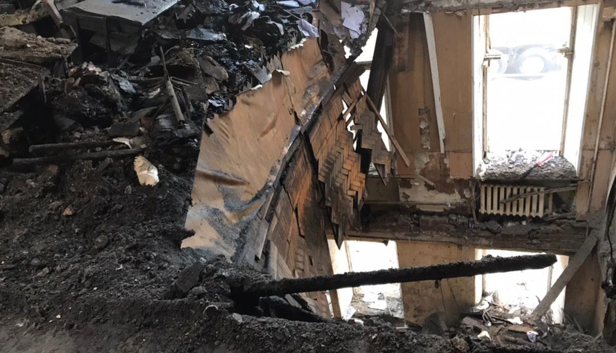 Обгоревшее здание одесского колледжа может рухнуть в любой момент - фото 1