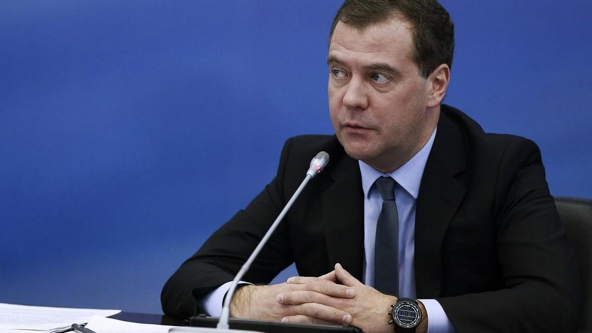 Медведев подписал указ о расширении антиукраинского санкционного списка  - фото 1