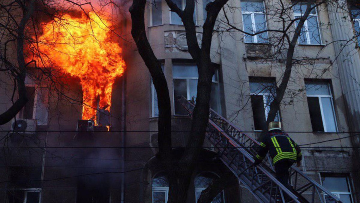 Пожар в Одесском колледже: Суд отпустил подозреваемого  - фото 1