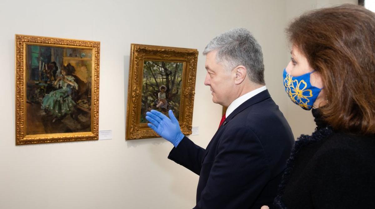 Картины Порошенко находятся под арестом, а сам он игнорирует допросы - фото 1