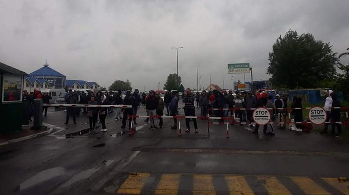 На границе с Венгрией возникли протесты - фото 1