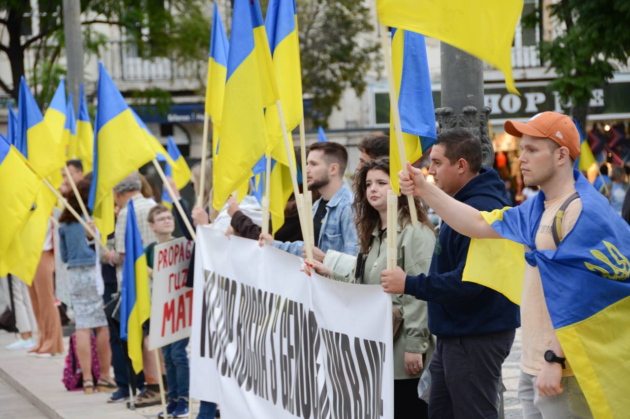 Українці нині розкидані по всьому світу - фото 1