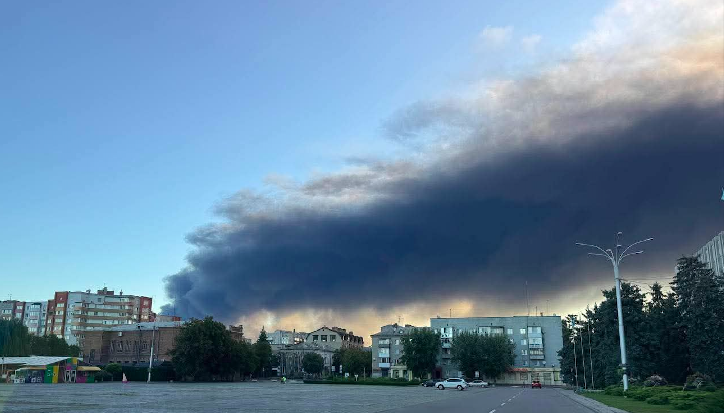 Дим від пожеж над Кременчуком - 1 Дим від пожеж над Кременчуком - фото 1