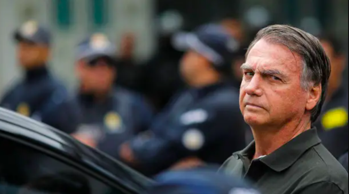 Жаїр Болсонару почав відбувати свій термін - фото 1