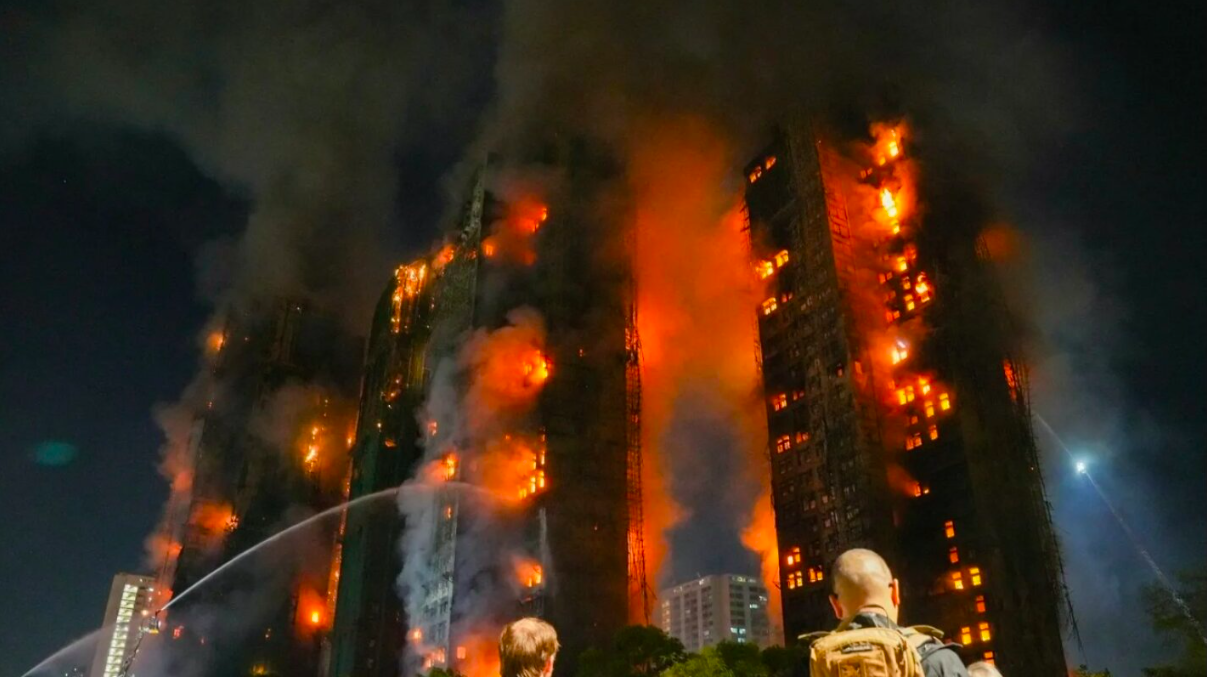 Страшна пожежа забрала понад 100 життів - фото 1