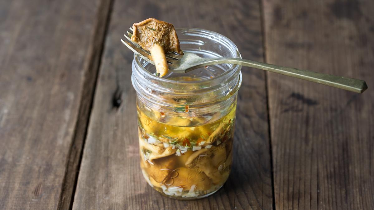 Користь і поживна цінність маринованих грибів: що потрібно знати - фото 1