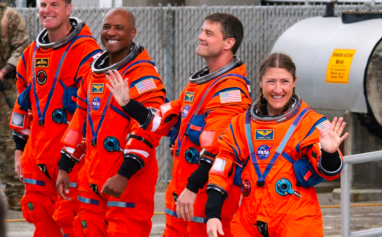 Люди знову летять на Місяць - фото 1