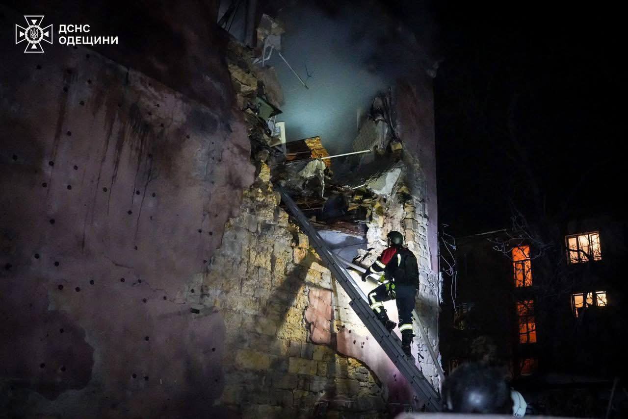 Росіяни атакували Одесу: є загиблі та поранені - фото 1