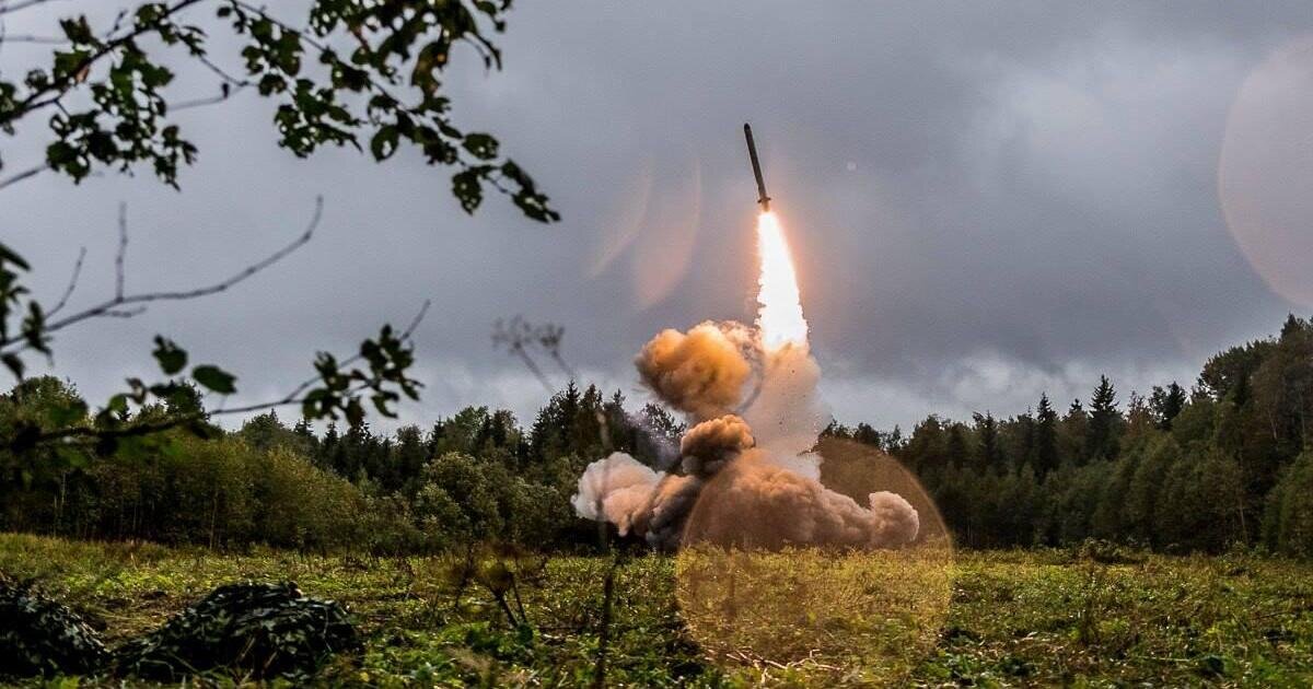 Удар балістикою по Дніпропетровщині: росіяни знову цілять у транспортну інфраструктуру - фото 1