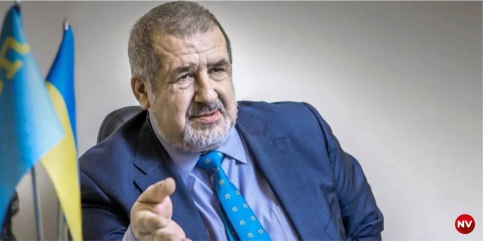 Кримчанам радять готувати свічки та консерви на три місяці: що відбувається на півострові - фото 1