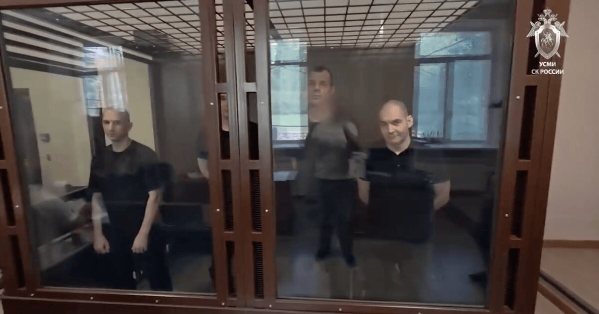 Довічне за оборону Маріуполя: окупанти влаштували судилище над командиром 36-ї бригади та трьома морпіхами - фото 1