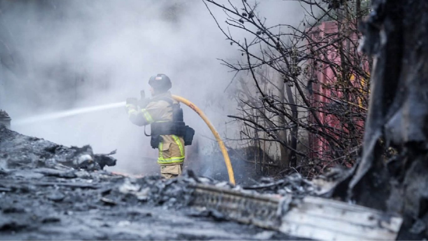 Четверо загиблих та потрощена інфраструктура: в Одесі оголосили день жалоби після ракетного удару - фото 1