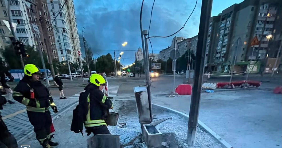 Нічний удар балістикою по Києву: 12 постраждалих, пошкоджена семінарія та запізніла тривога - фото 1