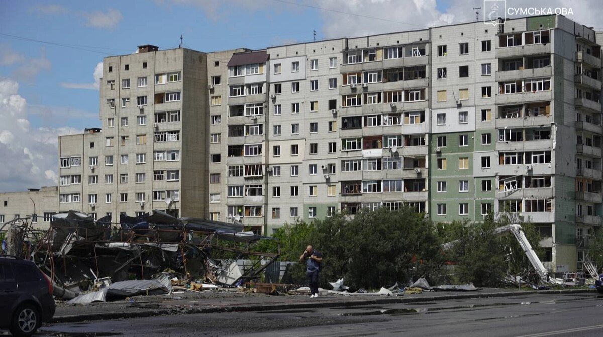 Троє КАБів по житловому району: кількість поранених у Сумах зросла до 43 людей - фото 1