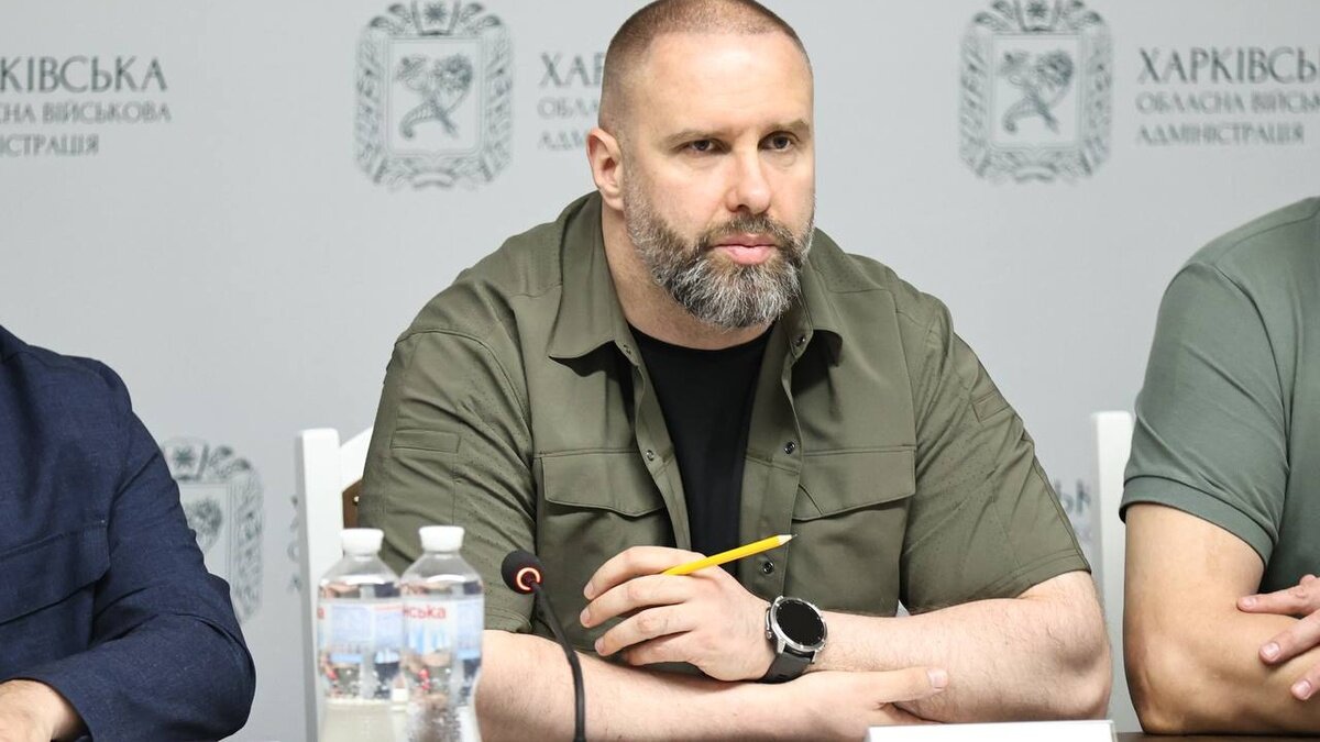 У Харкові ворожий безпілотник залетів прямо у вікно багатоповерхівки: спалахнула пожежа - фото 1