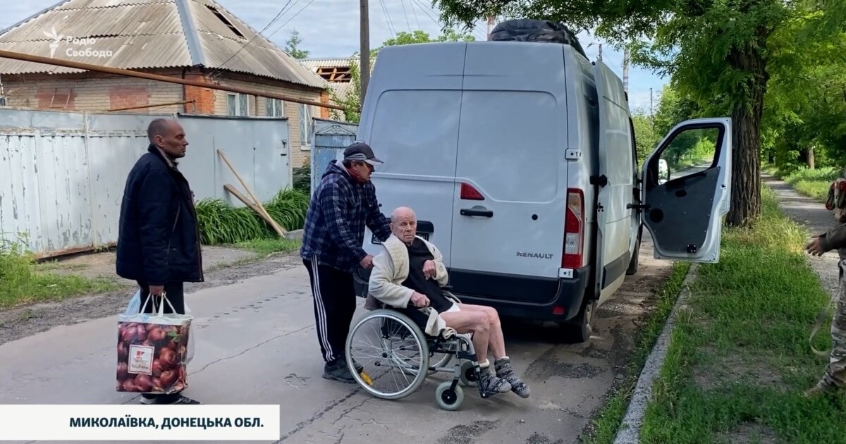 «Дорога смерті» та дрони-термінатори: як десантники тримають оборону під Слов'янськом, поки РФ стирає Миколаївку - фото 1