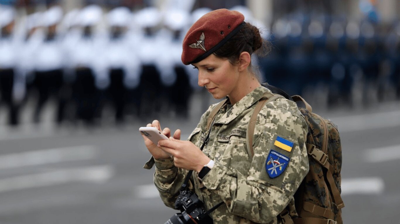 Автомат в «Оберіг» та штрафи для бізнесу: як змінився військовий облік для жінок-медиків - фото 1