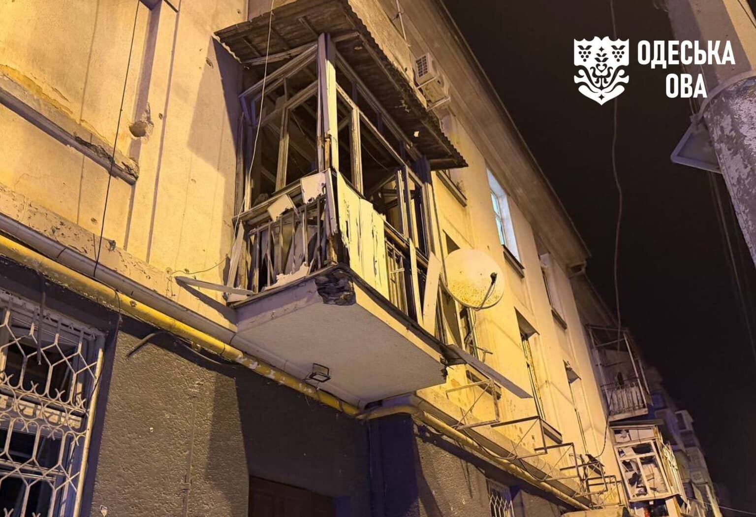 Росіяни знову вдарили по Одесі: ракета влучила у житловий будинок, серед поранених — діти - фото 1