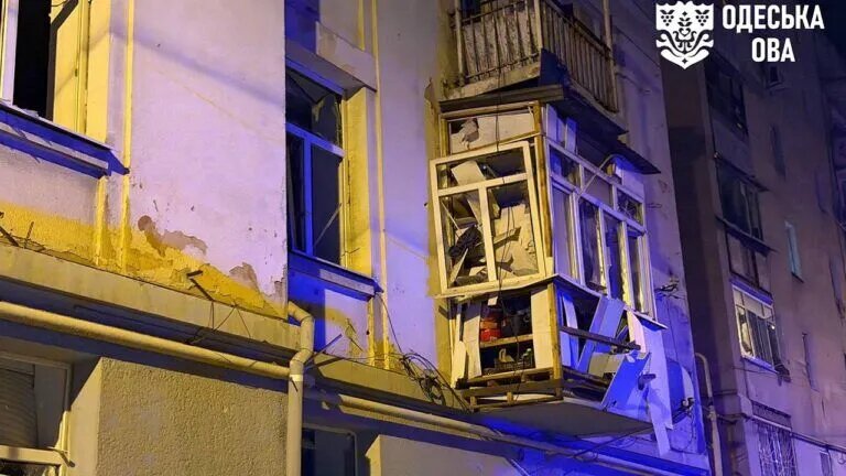 Вечірній удар по Одесі: двоє загиблих, серед яких жінка, що гуляла з дітьми в парку - фото 1