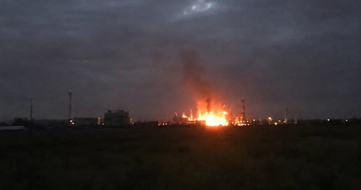 250-та атака за рік: Росія масовано вдарила дронами по об'єкту «Нафтогазу» на Харківщині, видобуток зупинено - фото 1