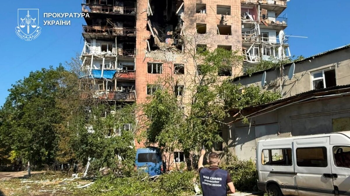 Нічний політ у кювет: на Буковині юнак не втримав мотоцикл і злетів з урвища - фото 1