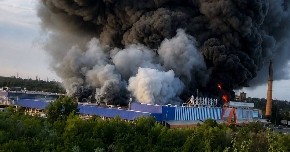 Мінус один гіпермаркет: у Кривому Розі російська атака вщент знищила «Епіцентр» - фото 1