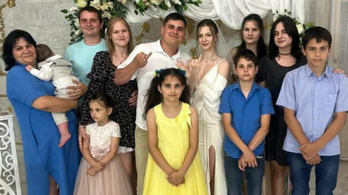 З усього весільного фото вижили троє: російська ракета вбила родину військового на Дніпропетровщині - фото 1