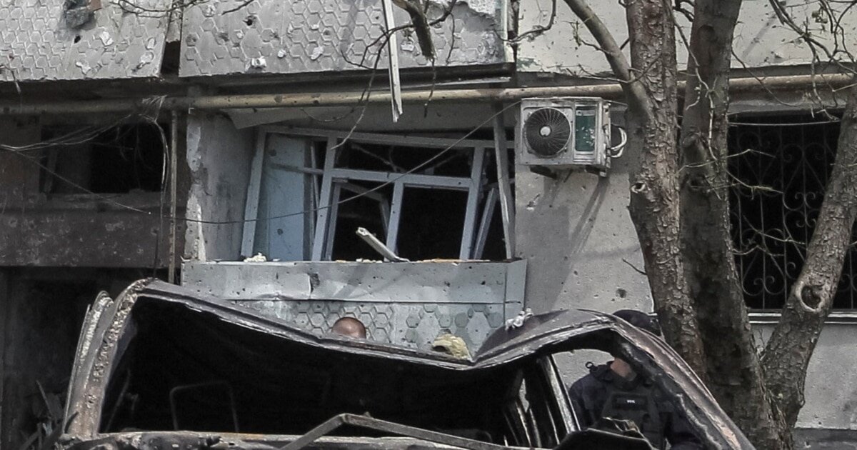 Удар по Павлограду: російська ракета знищила депо «Укрпошти» та забрала життя двох працівниць - фото 1