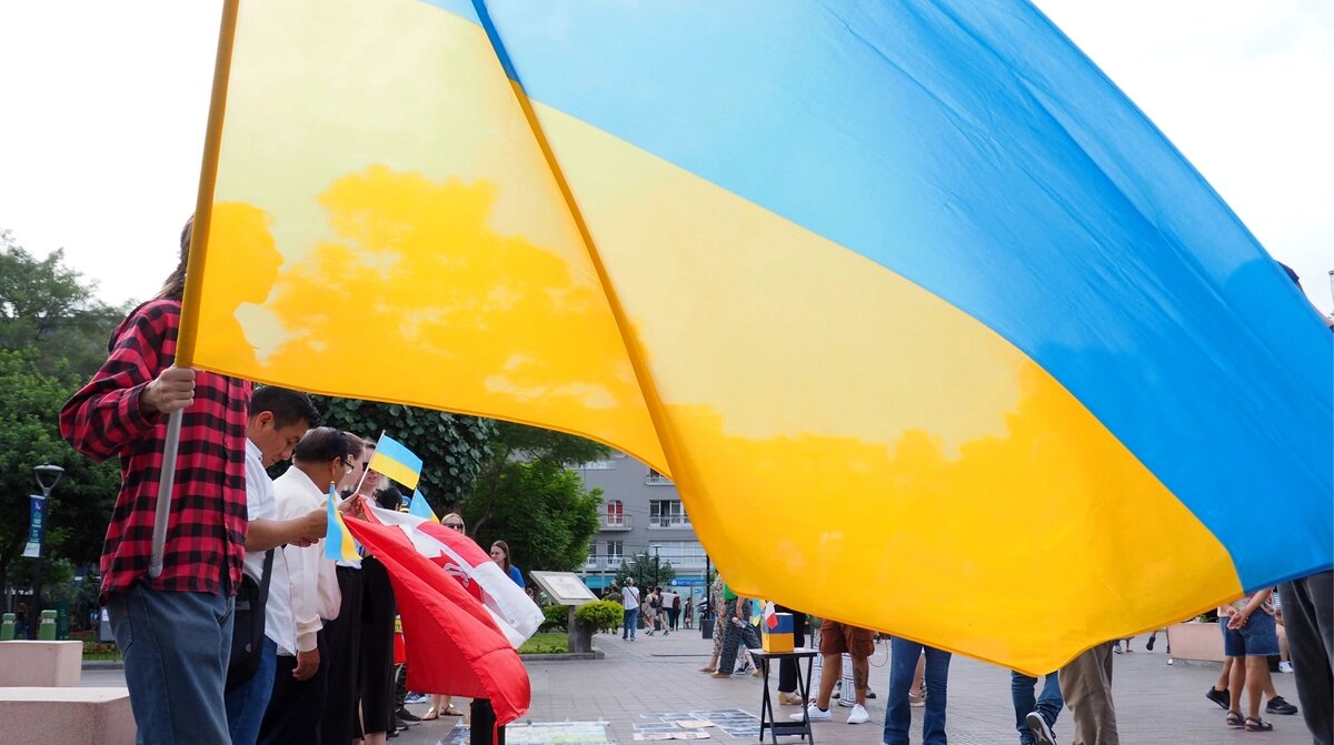 Рожеві окуляри знято: українці готуються до війни у 2027 році, але готові терпіти до перемоги - фото 1