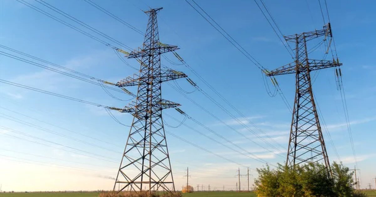 Три області без світла через обстріли, але загальних графіків поки не буде: чого чекати від енергосистеми - фото 1