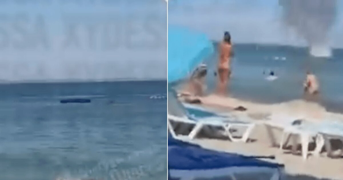 Стовп води замість морського бризу: біля одеського Ланжерону вибухнув невідомий боєприпас - фото 1