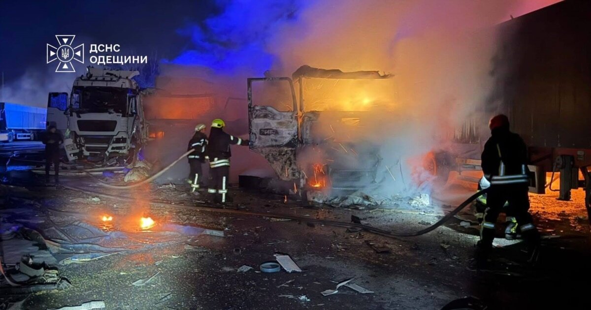 Нічна атака на Одесу: пошкоджено багатоповерхівку, серед 17 поранених є діти - фото 1