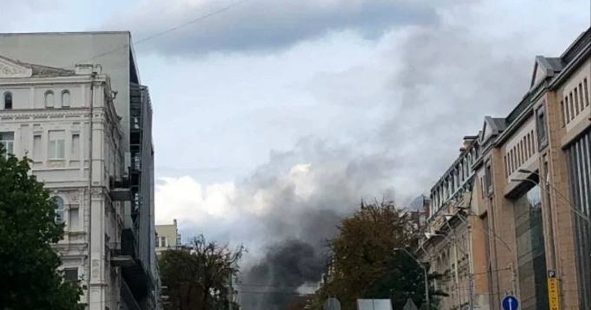 У самісінький центр столиці: реактивний дрон РФ уперше прилетів по будівлі СБУ - фото 1