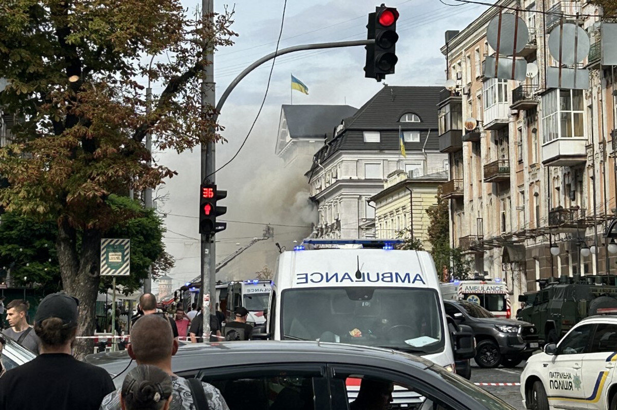 Удар по будівлі СБУ: ворожий «Шахед» міг коригувати агент із ретранслятором неподалік - фото 1