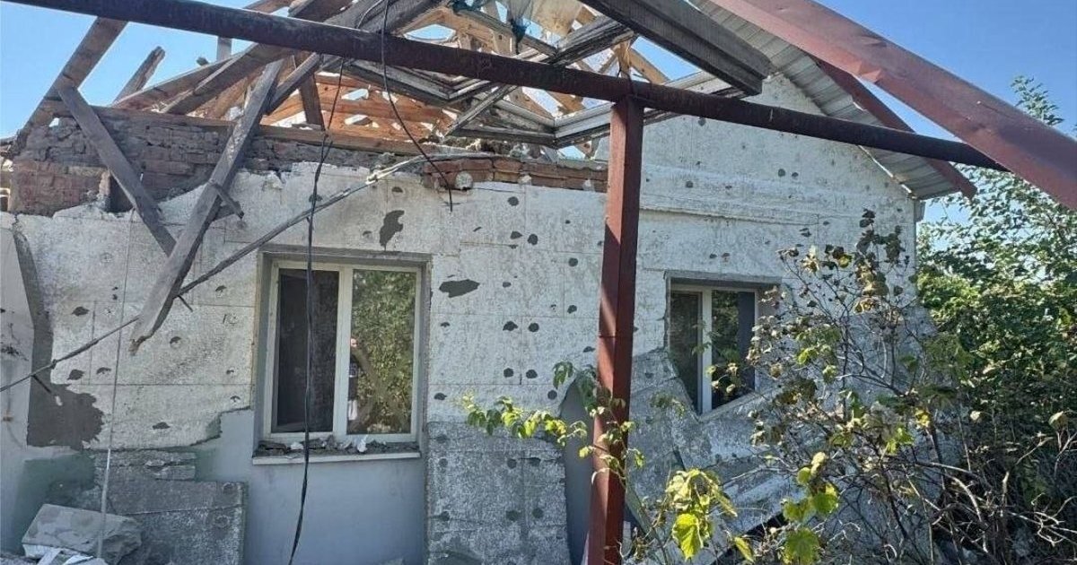 Сотні ударів по півдню: на Херсонщині та Запоріжжі є загиблі й поранені, у Херсоні розкидають міни - фото 1