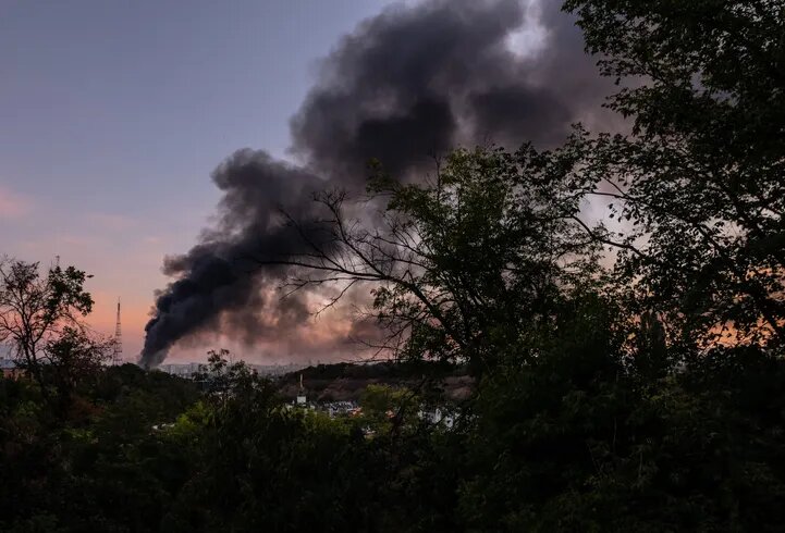 72 години «миру» вичерпано: Росія відновила ракетні удари по Києву одразу після від'їзду посланців Трампа - фото 1