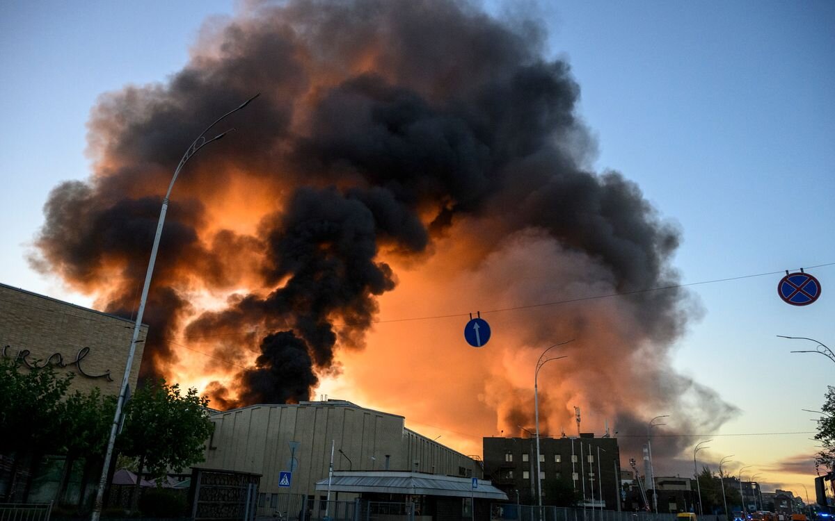 «Перемир’я» за розкладом Кремля: росіяни вдарили по Києву одразу після від'їзду американських посланців - фото 1
