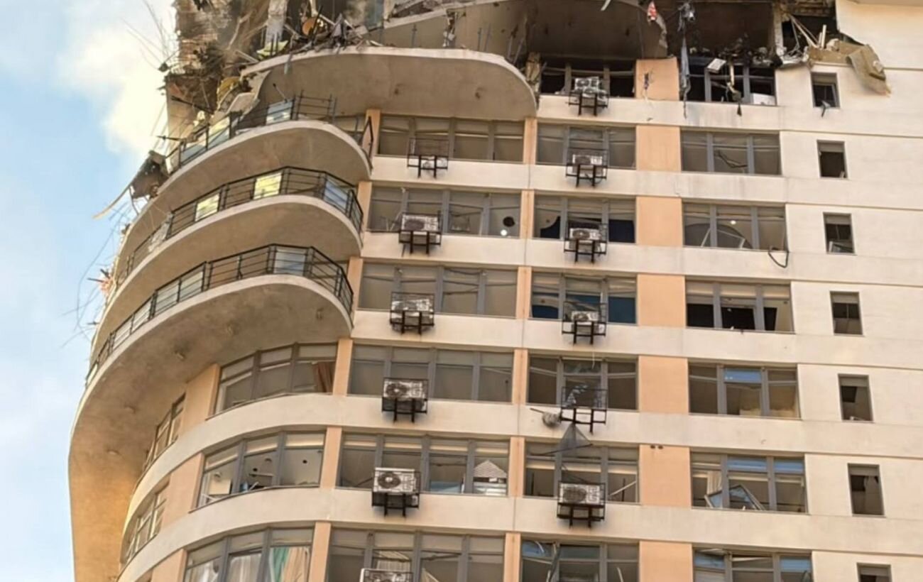 Трагедія в Одесі: під завалами понівеченої багатоповерхівки знайшли загиблого - фото 1