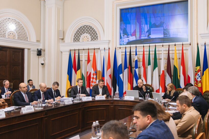 Гроші під загрозою: Україна ризикує втратити $29,5 млрд через повільність парламентарів - фото 1