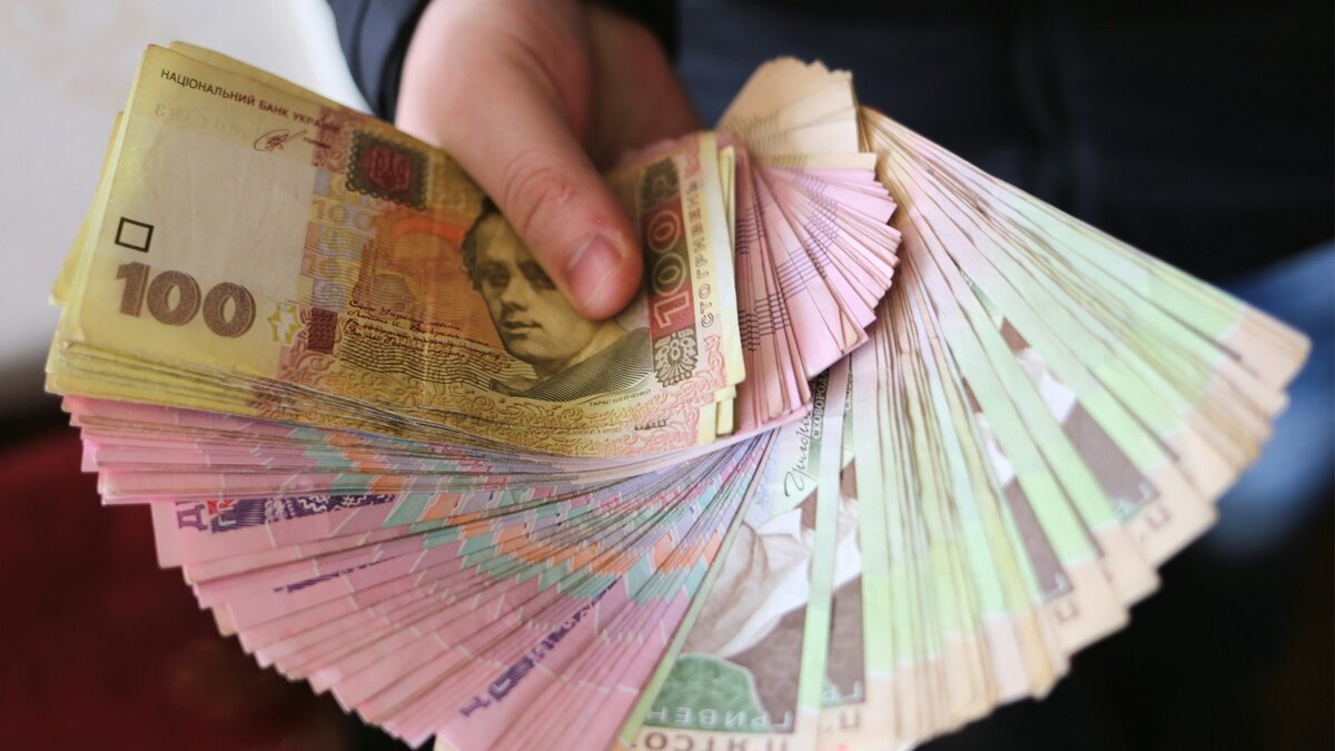 Планка росте: скільки доведеться платити працівникам для бронювання з 2027 року - фото 1