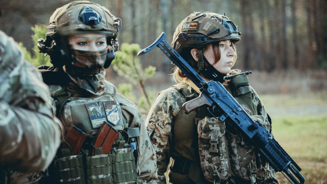 Дружина у ЗСУ — чоловік удома? Юристи пояснили нюанси відстрочки для чоловіків військовослужбовиць - фото 1