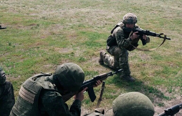 Ситуація на Донеччині: РФ загарбала Новоолександрівку та тисне біля стратегічної траси - фото 1