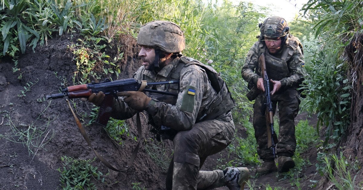 «Лізуть по двоє й ховаються в руїнах»: що насправді відбувається на півночі Харківщини - фото 1