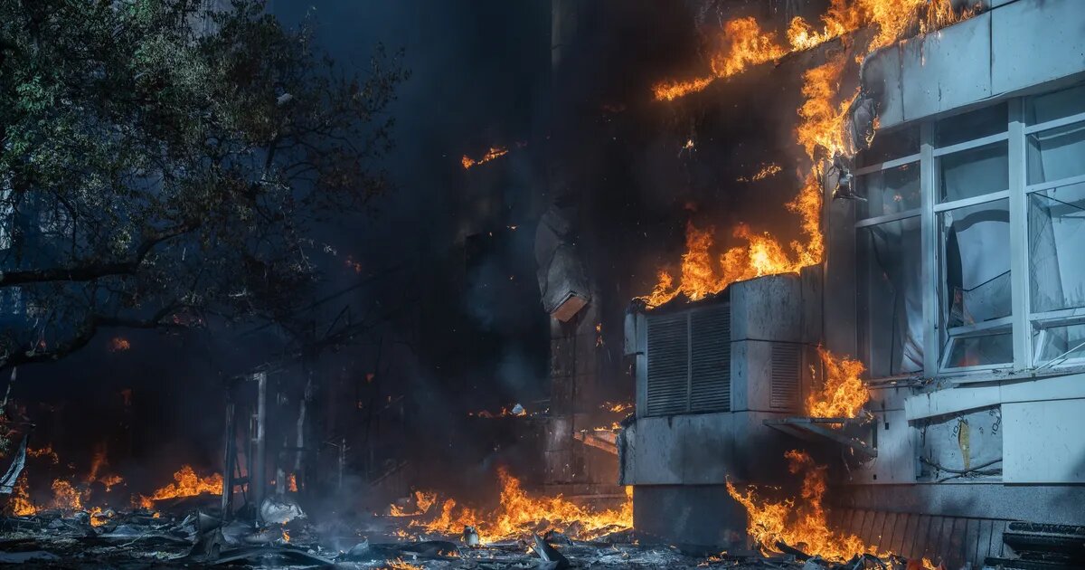Балістичний світанок: у Києві знову пролунала серія потужних вибухів - фото 1