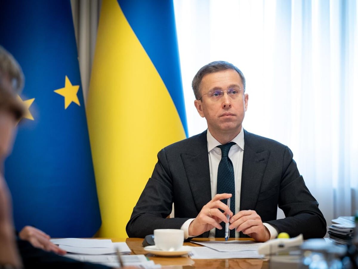 Прощавай, нова бруківко: Кабмін заморожує ремонти та благоустрій через затримку закордонних коштів - фото 1