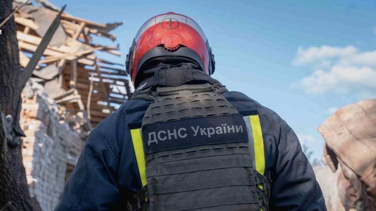 Комбінована атака на Миколаїв: ракети й дрони пошкодили готель, офіси та портову інфраструктуру - фото 1