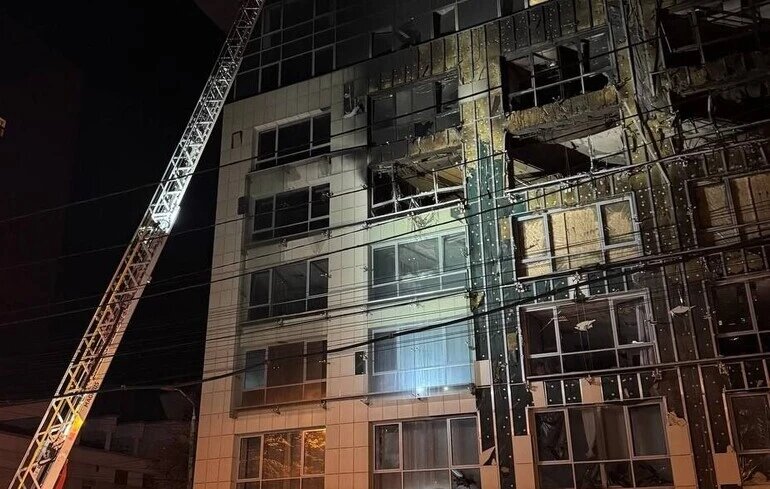 Полювання на один і той самий об'єкт: росіяни знову вдарили дроном по бізнес-центру в Дніпрі - фото 1