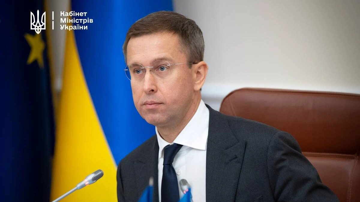 Чиновницький фітнес: уряд готує скорочення 4 тисяч вакансій та чистки серед заступників міністрів - фото 1